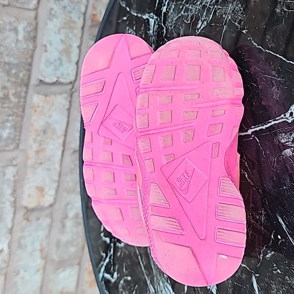 Toddler Nike Huarachi Pink Size 8 & 9 - Picture 5 of 5